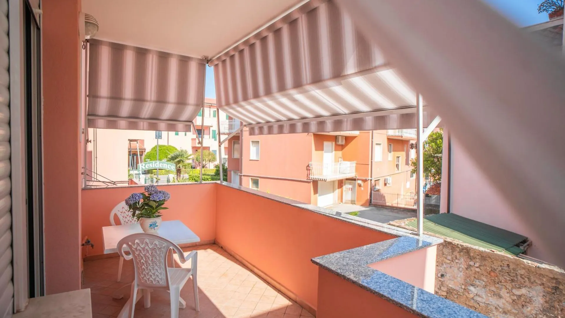 Appartamenti La Residenza Borgio Verezzi 0*,  Italia